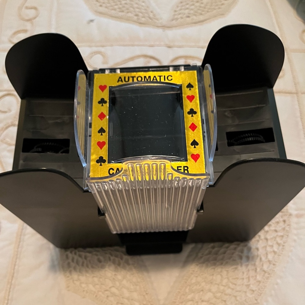 Automatic six deck card shuffler